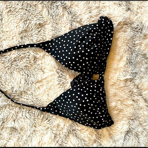 Victoria’s Secret bikini top - Picture 2 of 2